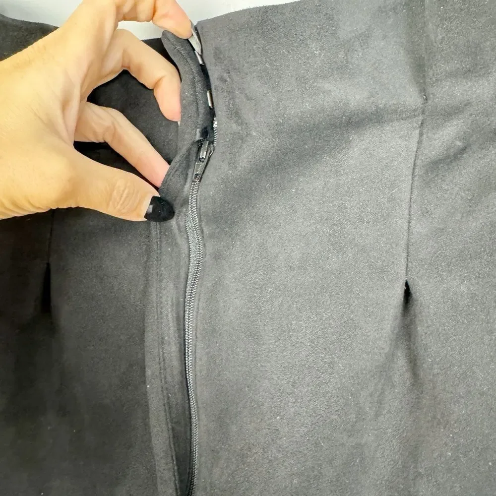 EXPRESS | Black Faux Suede Midi Extreme High Rise Shorts Women’s Size 16